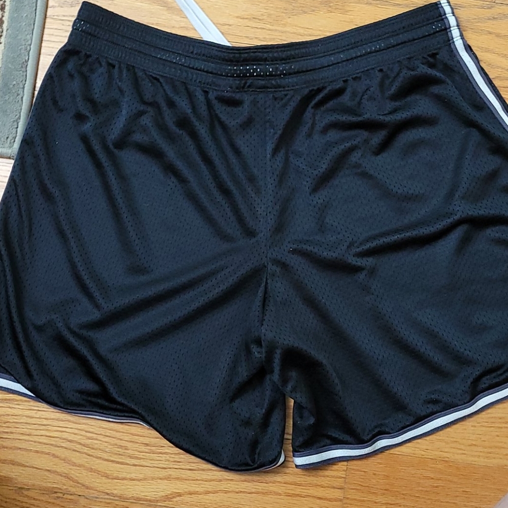 Nike Dri Fit shorts Large USED - Picture 2 of 3